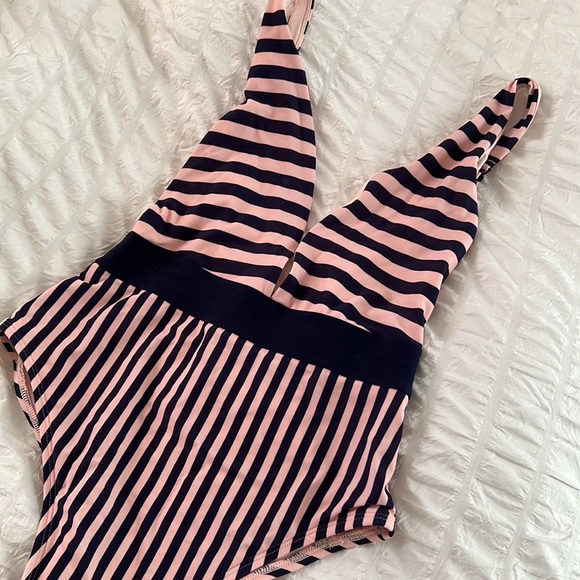 Aerie swimsuit one piece navy and pink swimsuit size small - Picture 4 of 4